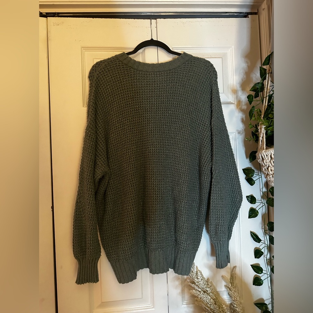 American Eagle Women’s Sweater
